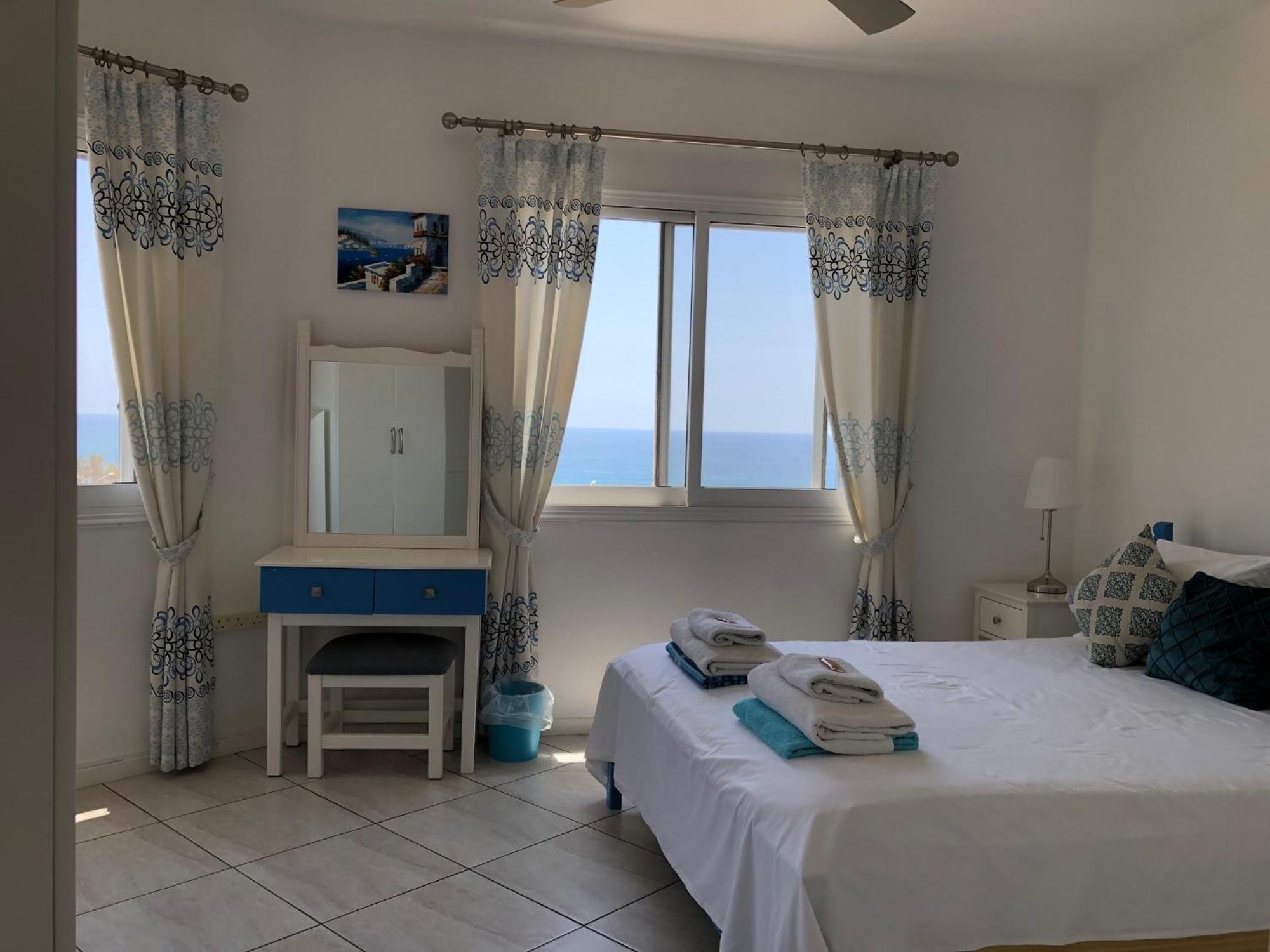 Kings Palace - Modern Penthouse With Incredible Sea Views Пафос Екстериор снимка